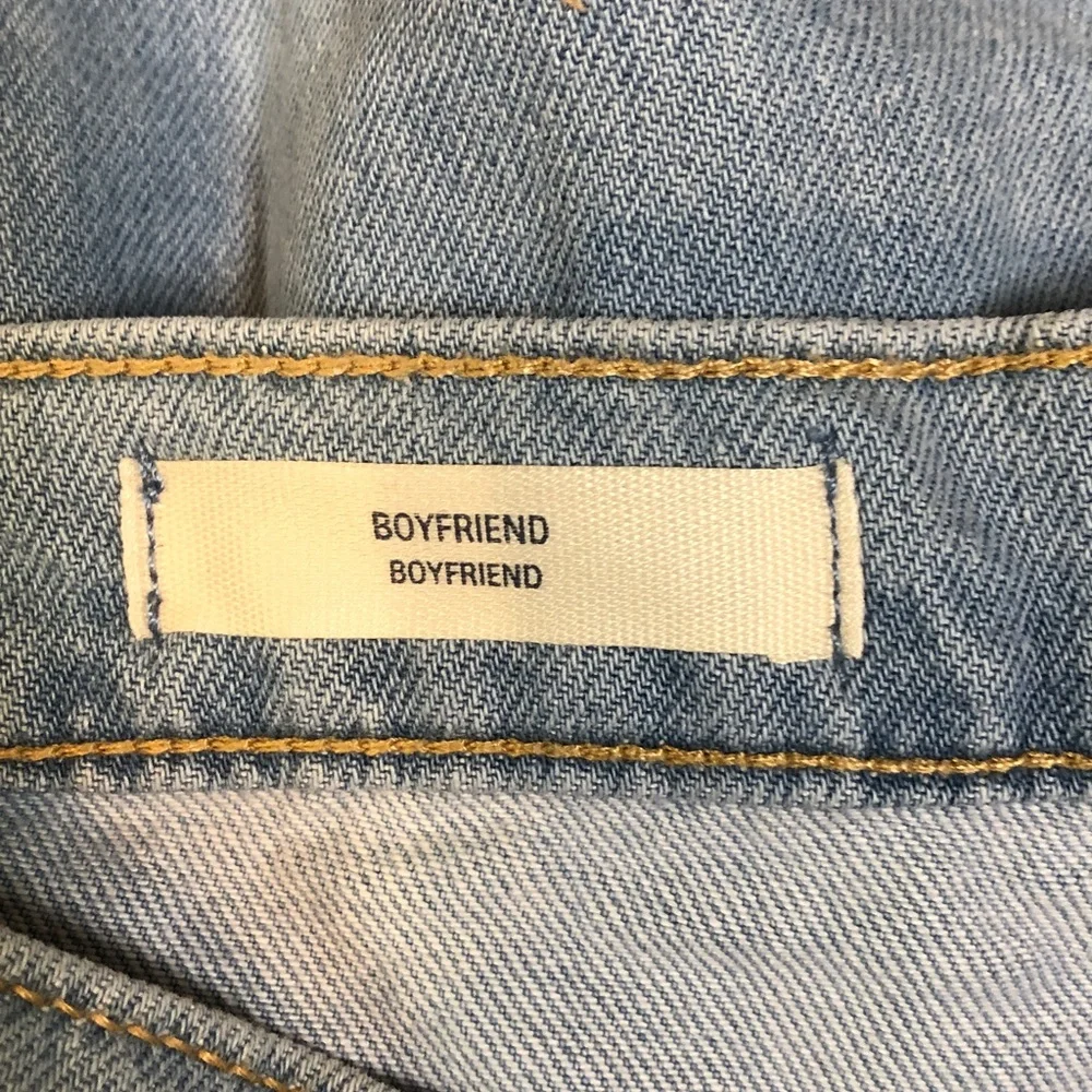 Universal Thread Boyfriend Light Blue Distressed Jeans | NWT - Picture 7 of 11